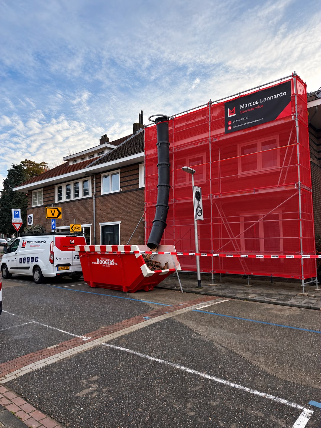 Doorkijk in een gerenoveerde woning