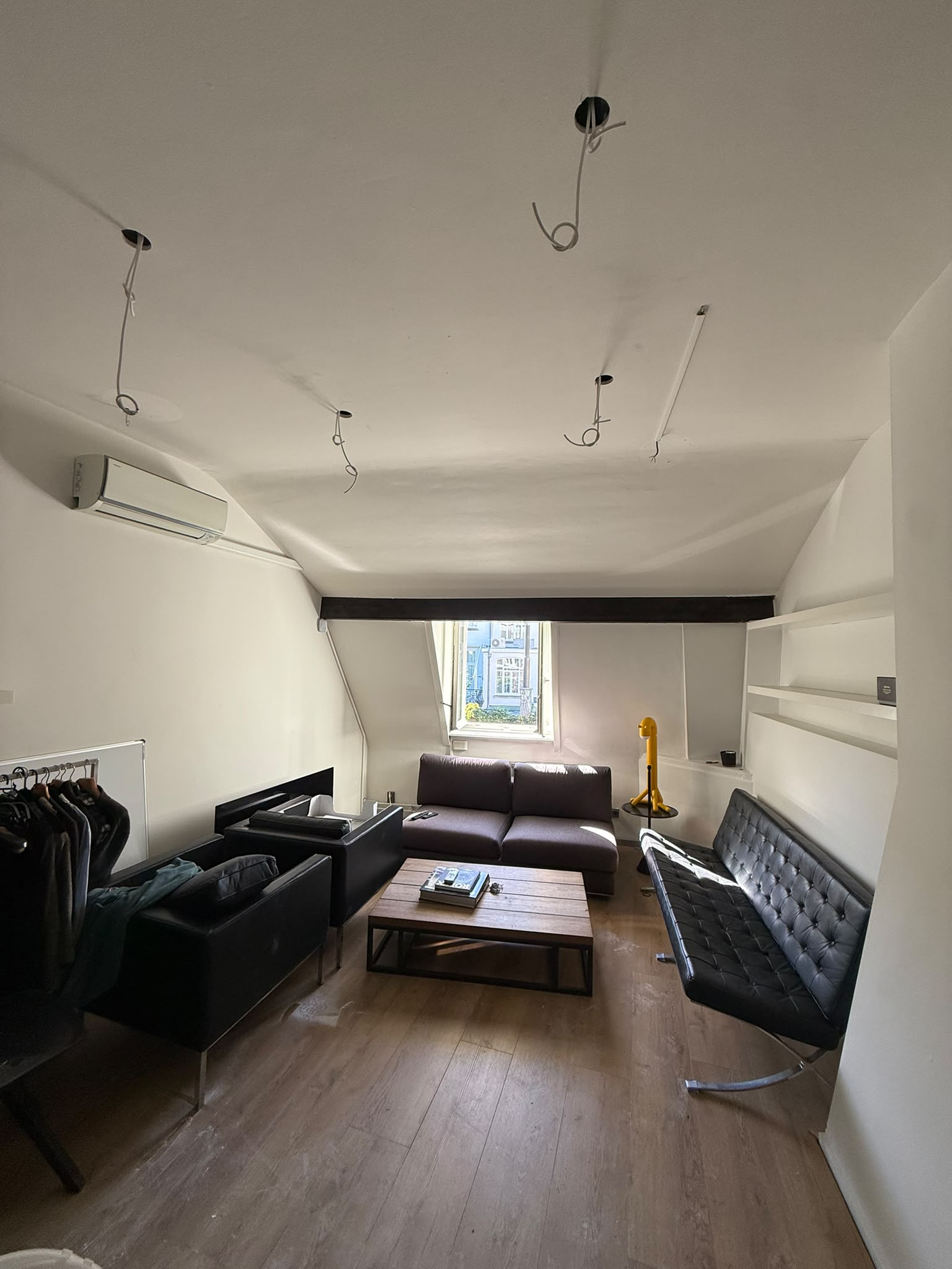 Afgewerkte woonkamer na renovatie